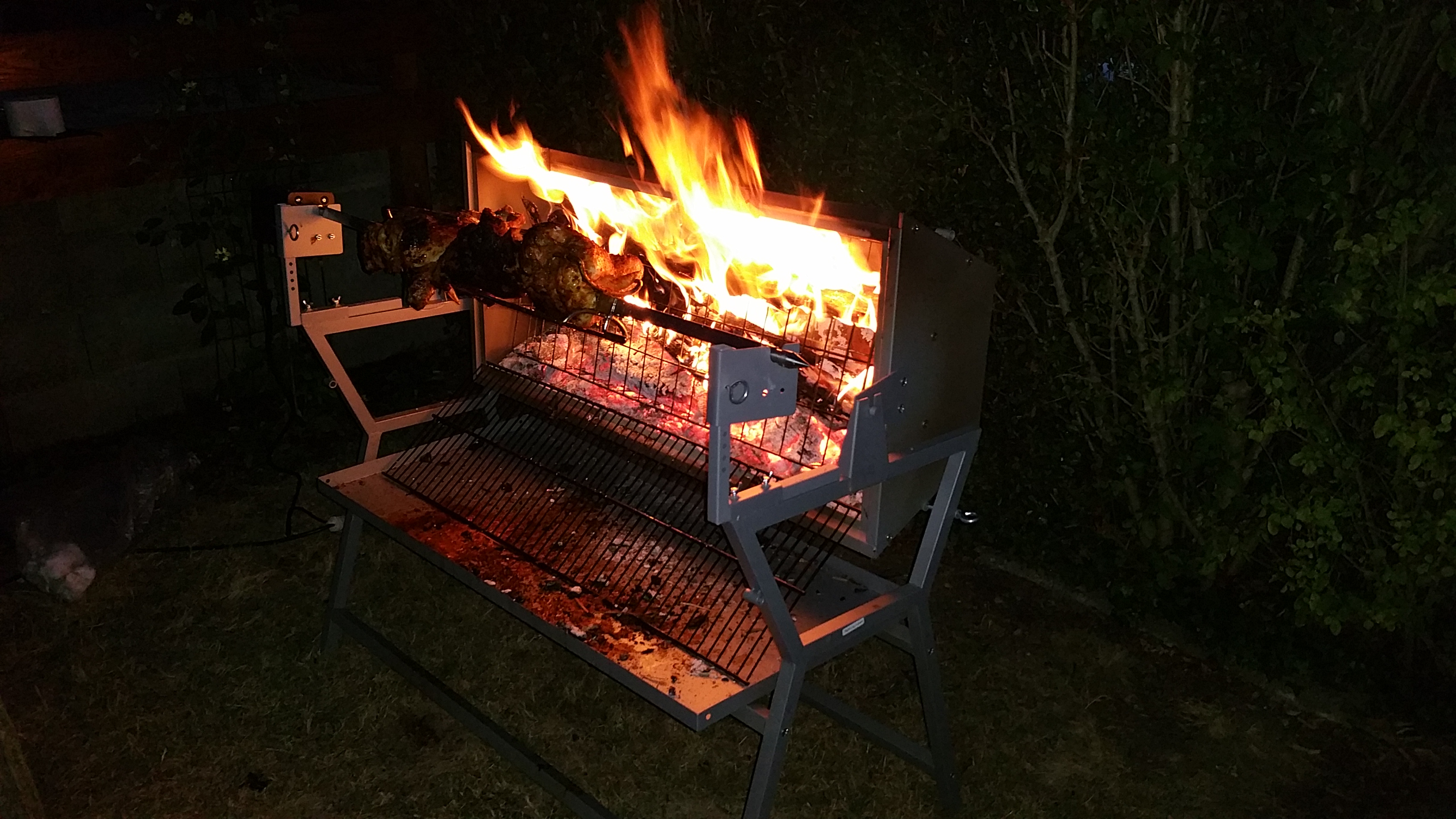 KANZI TRAITEUR Viande rôtie au feu de bois